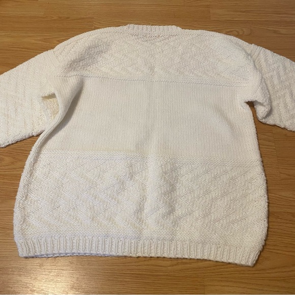 Hand knit white sweater - Picture 9 of 13